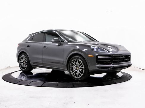 Certified 2022 Porsche Cayenne Turbo image 9