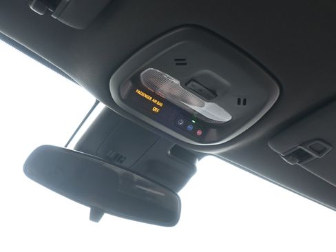 Used 2024 Chevrolet Trax RS w/ Driver Confidence Package image 28