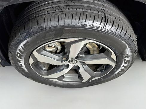 Used 2024 Toyota RAV4 SE w/ Weather & Moonroof Package AWD/4WD image 4