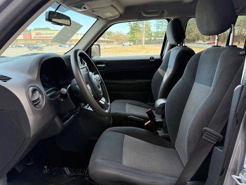 Used 2016 Jeep Patriot Sport w/ Power Value Group image 2