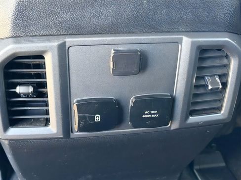 Used 2019 Ford F150 XLT w/ Equipment Group 302A Luxury AWD/4WD image 13