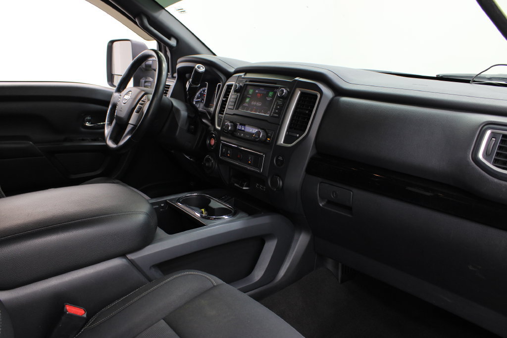 Used 2019 Nissan Titan SV w/ SV Convenience Package AWD/4WD image 25