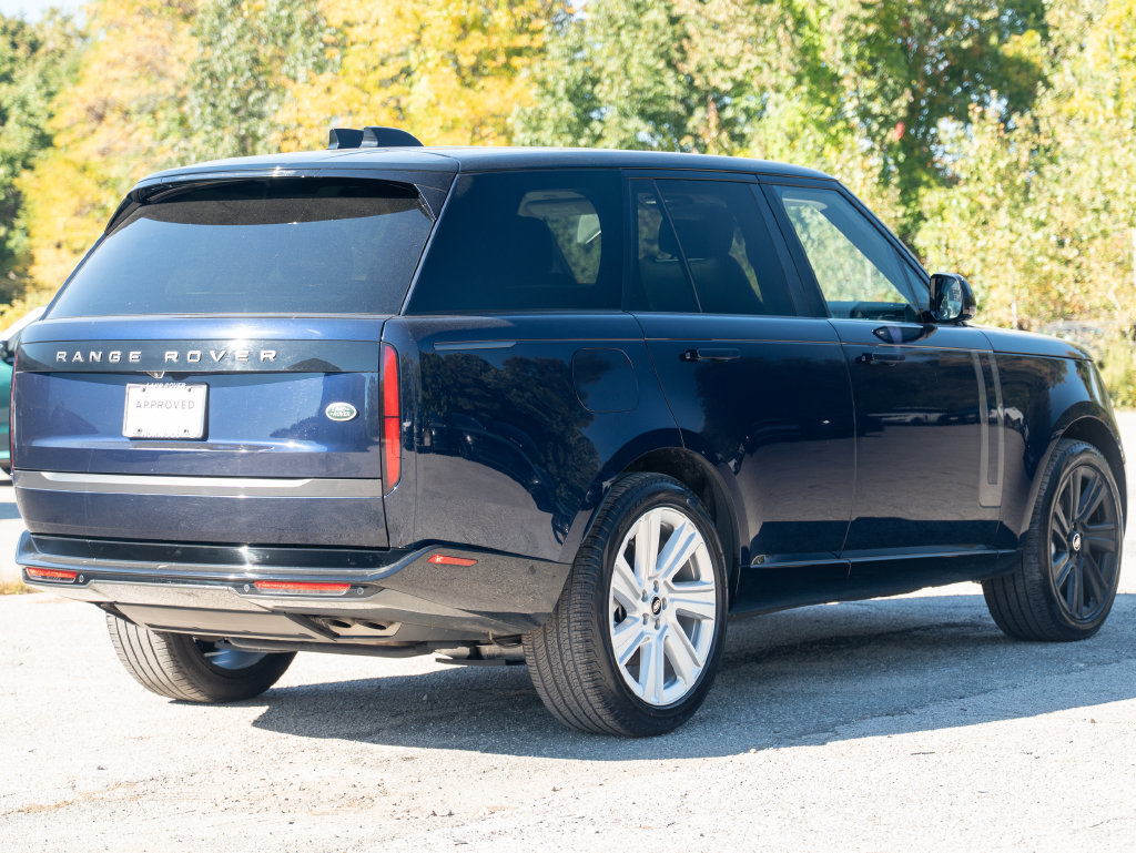 Used 2023 Land Rover Range Rover SE AWD/4WD image 4