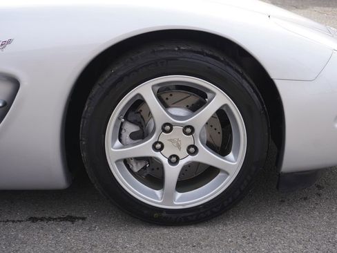 Used 2003 Chevrolet Corvette Coupe w/ Preferred Equipment Group image 13