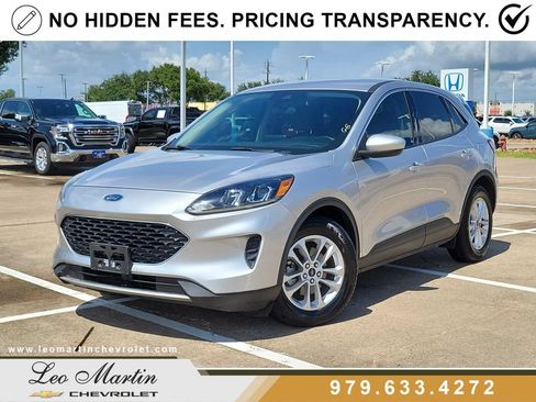 Used 2020 Ford Escape SE FWD image 1