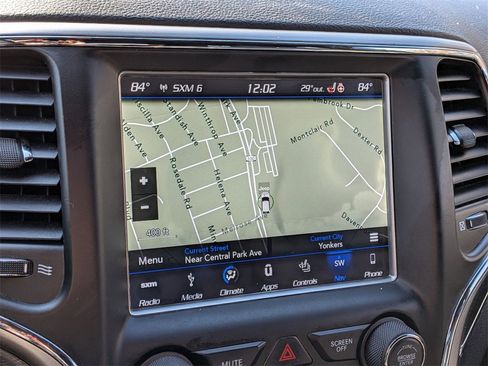 Used 2018 Jeep Grand Cherokee Limited image 18