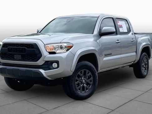 Used 2021 Toyota Tacoma SR5 RWD image 2