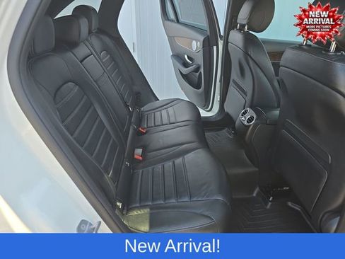 Used 2019 Mercedes-Benz GLC 300 4MATIC image 19