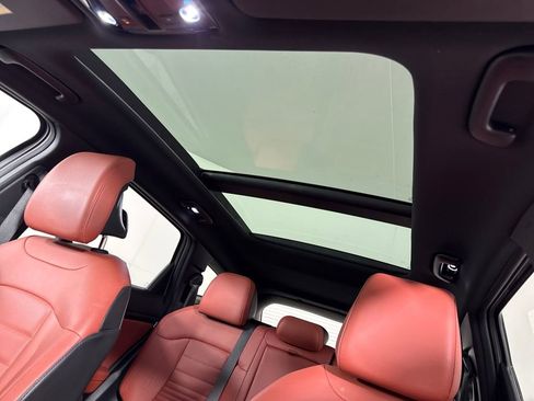 Used 2025 Kia Sportage SX image 22