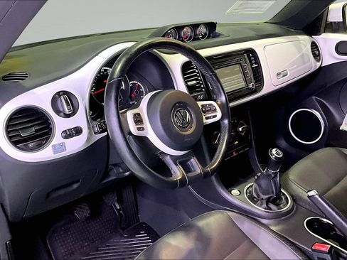 Used 2014 Volkswagen Beetle TDI image 15