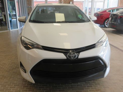 Used 2017 Toyota Corolla XLE FWD image 2