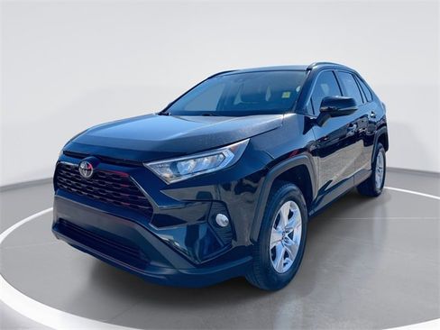 Used 2021 Toyota RAV4 XLE image 1