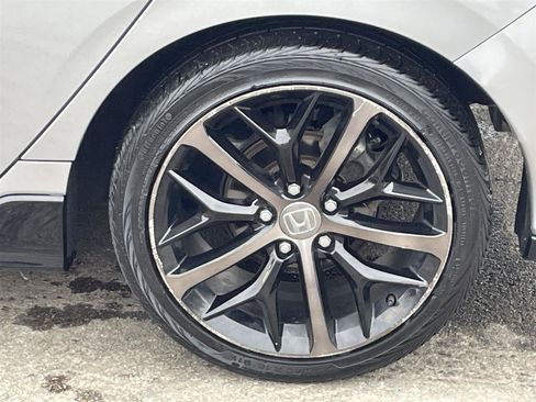 Used 2020 Honda Civic Sport image 11