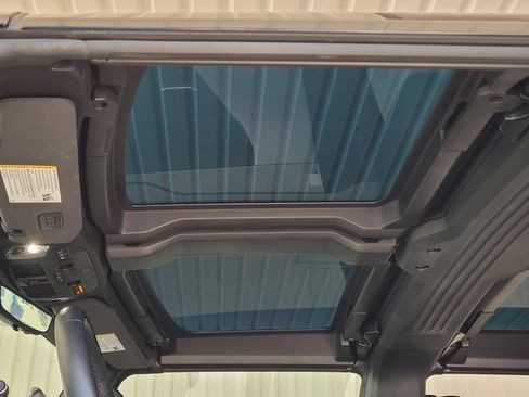 Used 2025 GMC Hummer EV 2X AWD/4WD image 14
