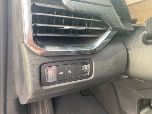 Used 2025 GMC Acadia Elevation image 22