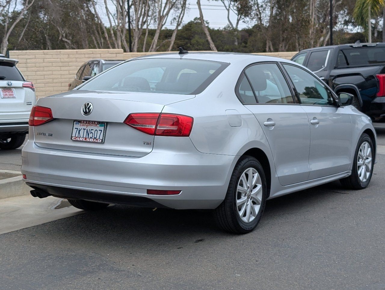 Used 2015 Volkswagen Jetta SE FWD image 13