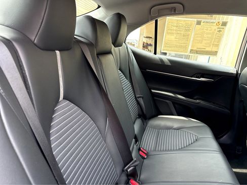 Used 2024 Toyota Camry SE FWD image 8