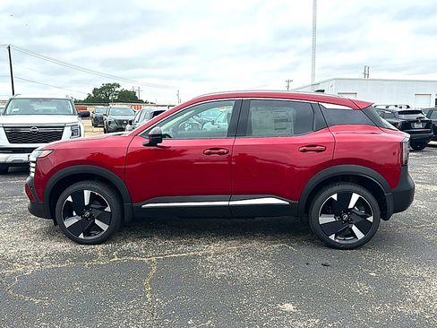 New 2026 Nissan Kicks SR FWD image 5