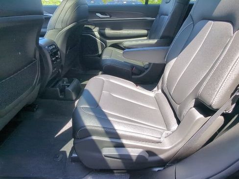 New 2026 Jeep Grand Cherokee L Limited w/ Limited Altitude Package AWD/4WD image 29