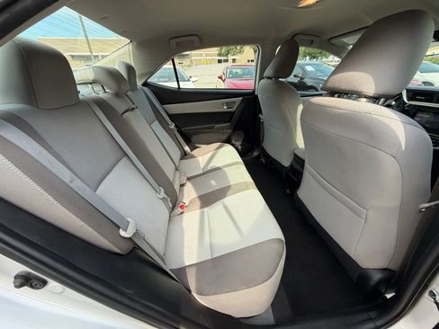 Used 2018 Toyota Corolla LE FWD image 12