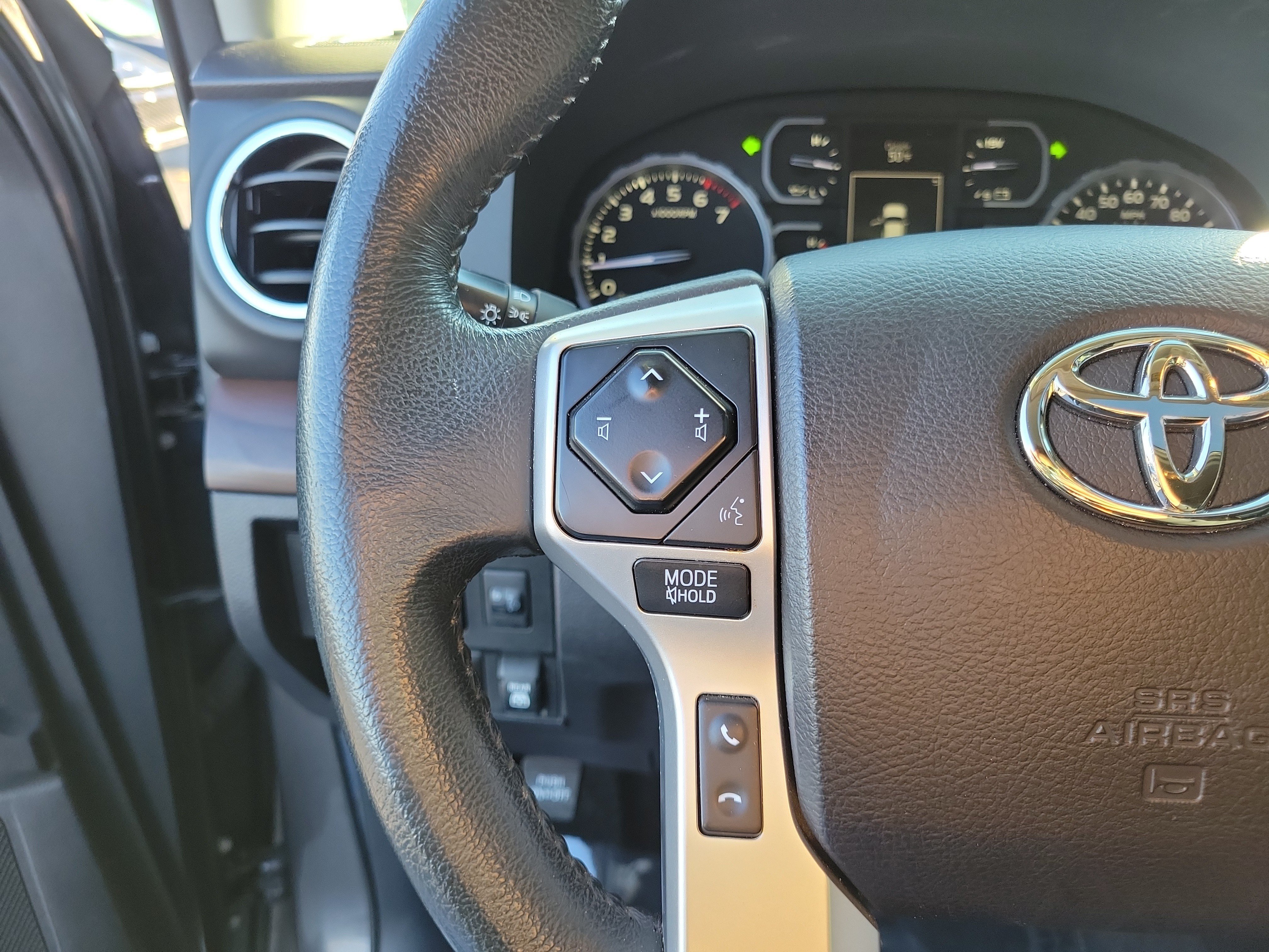 Used 2021 Toyota Tundra Limited w/ Limited Premium Package AWD/4WD image 22