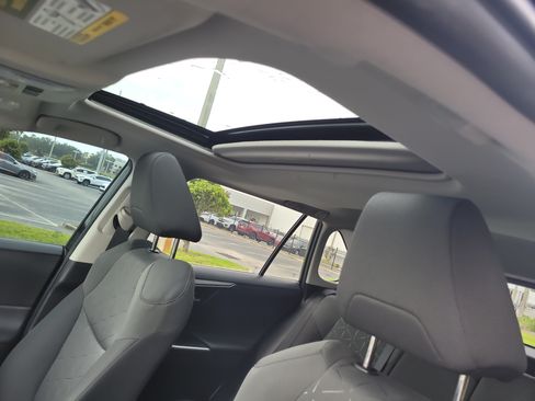 Certified 2022 Toyota RAV4 XLE w/ Convenience Package FWD image 23
