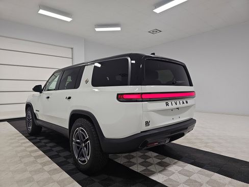 Used 2025 Rivian R1S Adventure image 3