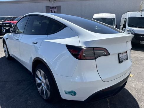 Used 2022 Tesla Model Y Long Range AWD/4WD image 28