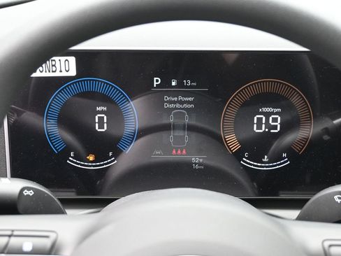 Used 2025 Hyundai Santa Cruz SEL AWD/4WD image 12
