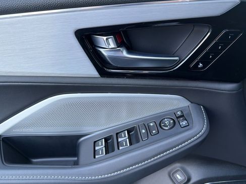 Certified 2025 Acura MDX SH-AWD w/ Technology Package image 12