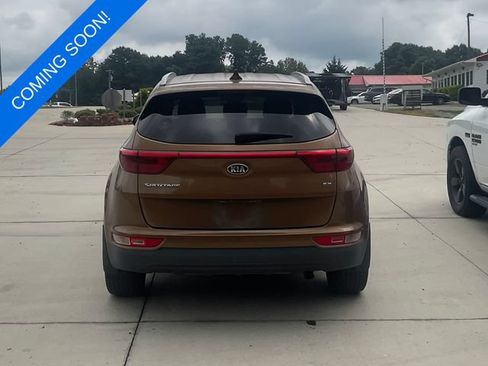 Used 2018 Kia Sportage EX FWD image 2