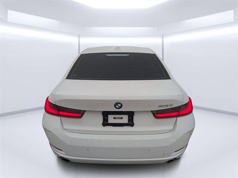 Used 2023 BMW 330i Sedan image 4