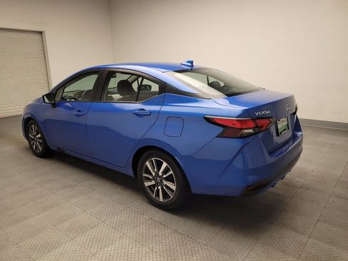 Used 2021 Nissan Versa SV image 3