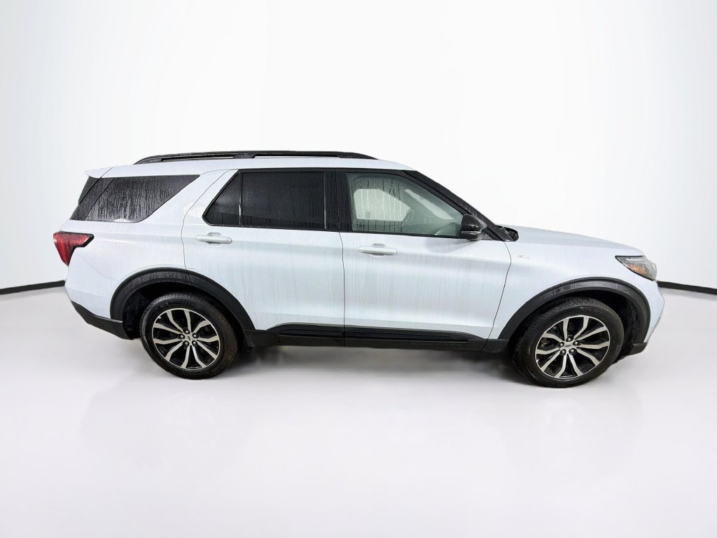 Used 2026 Ford Explorer ST-Line AWD/4WD image 4