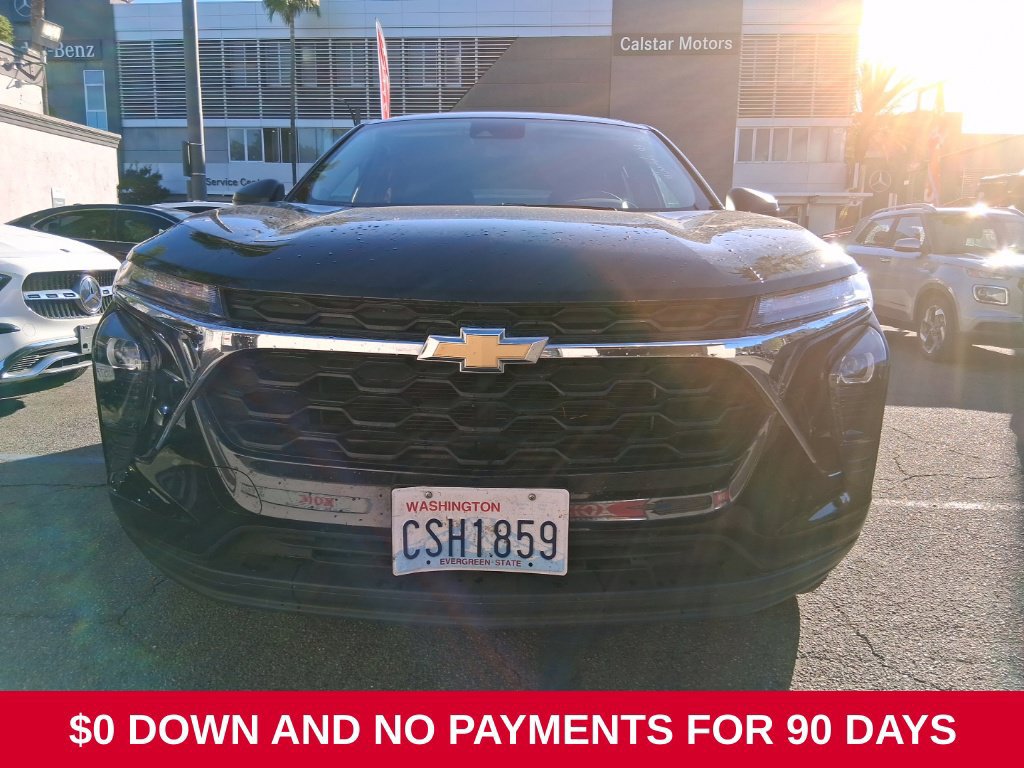 Used 2025 Chevrolet Trax LS FWD image 2