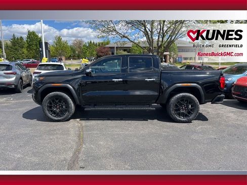 New 2026 GMC Canyon Denali w/ LPO, Denali Black Edition AWD/4WD image 8