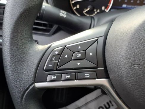 Used 2025 Nissan Altima 2.5 SV image 22