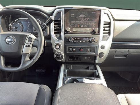 Used 2021 Nissan Titan SV w/ SV Convenience Package AWD/4WD image 20