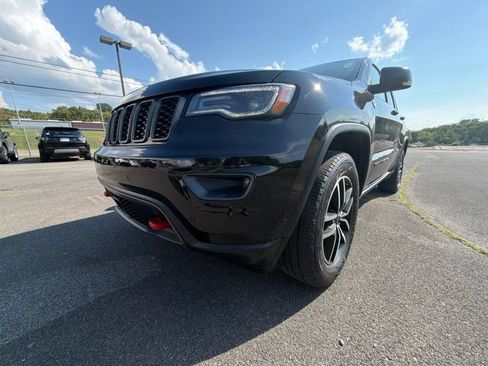 Used 2020 Jeep Grand Cherokee Trailhawk w/ Trailhawk Luxury Group AWD/4WD image 2