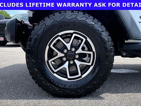 Used 2025 Jeep Wrangler Unlimited Rubicon w/ Convenience Group AWD/4WD image 8
