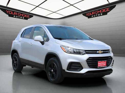 Used 2021 Chevrolet Trax LS w/ Tint and Cruise Package image 7