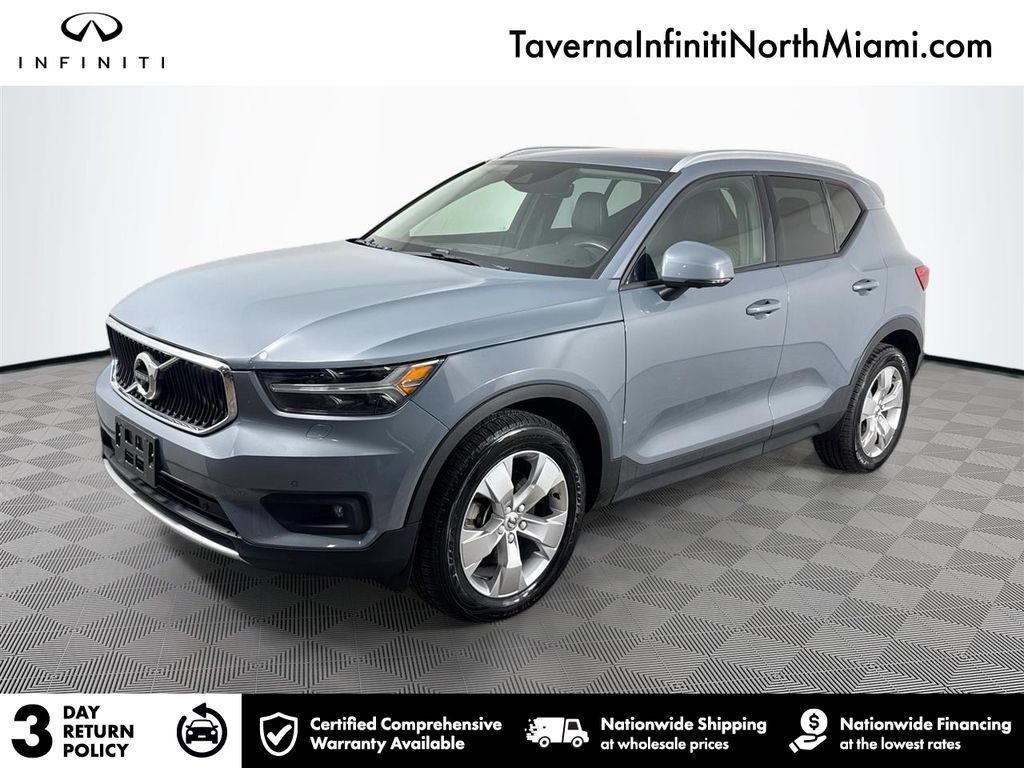 Used 2021 Volvo XC40 T5 Momentum AWD/4WD image 1