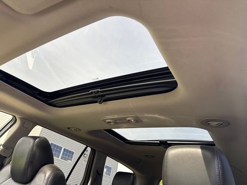 Used 2012 Buick Enclave Leather AWD/4WD image 18