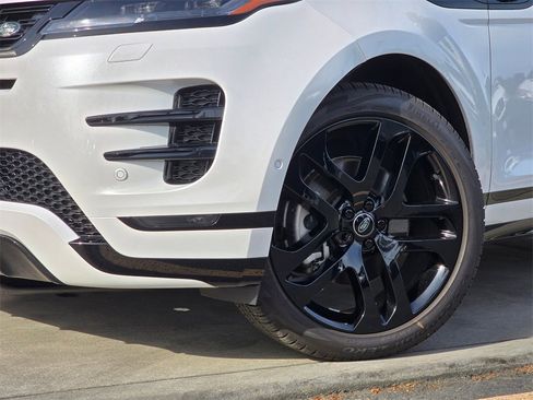 Used 2024 Land Rover Range Rover Evoque Dynamic SE image 2