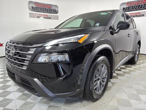 Used 2025 Nissan Rogue S image 7