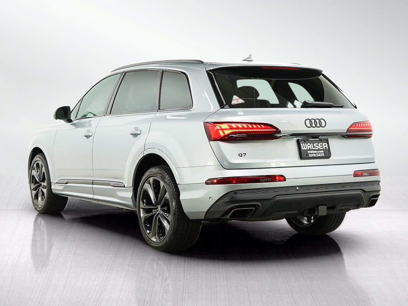 Used 2025 Audi Q7 3.0T Prestige AWD/4WD image 3