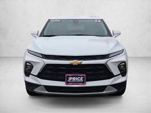 Used 2025 Chevrolet Blazer LT image 2
