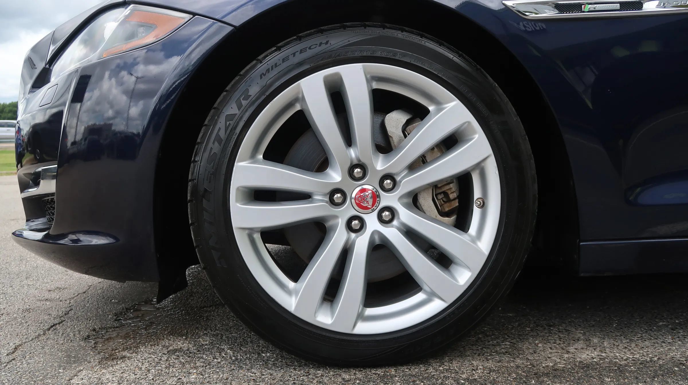 Used 2016 Jaguar XJ R-Sport RWD image 57