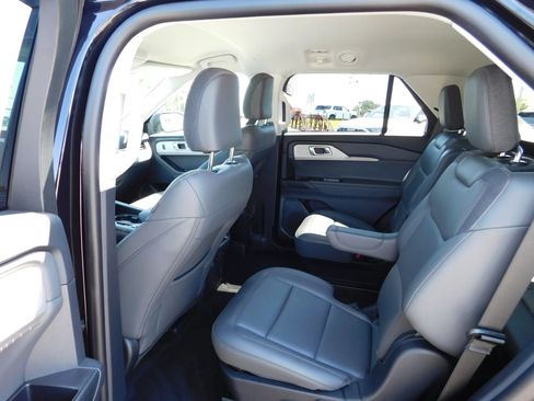 Used 2026 Ford Explorer Active w/ Active Comfort Package RWD image 17