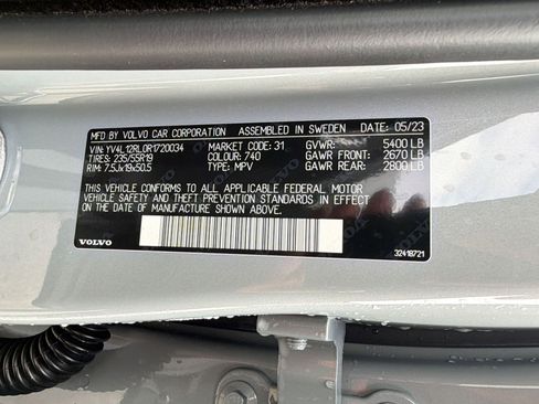 Used 2024 Volvo XC60 B5 Plus w/ Protection Package Premier AWD/4WD image 18